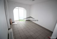 105.000 €, Spațiu comercial