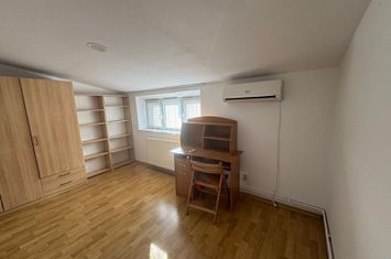 Inchiriere apartament doua camere mansarda vila D+P+1+M Cotroceni anunturi imobiliare Bucuresti