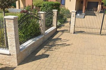 Casa 5 camere, 420mp,2.200 mp teren,  0% comision anunturi imobiliare Mures