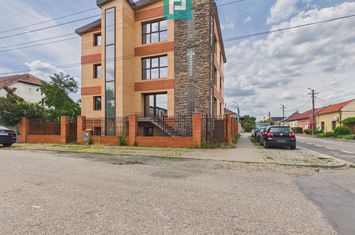 Clădire comercială în zona Grădiște. anunturi imobiliare Arad