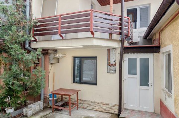 Vilă - 2 camere de vanzare DACIA - Bucuresti anunturi imobiliare Bucuresti