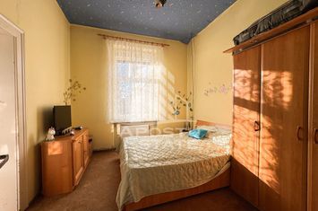 Casa la curte comuna cu 2 familii | 80mp utili | 350 teren | Sagului anunturi imobiliare Timis