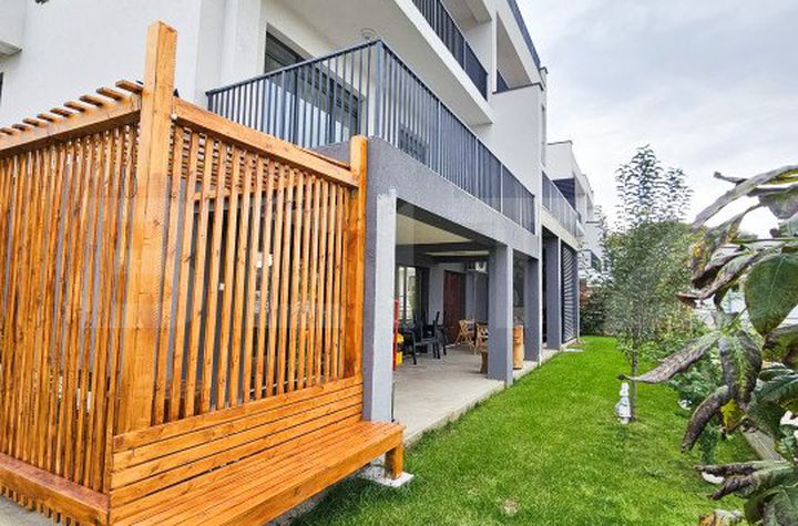 Vilă - 12 camere de vanzare FLORESTI - Cluj anunturi imobiliare Cluj
