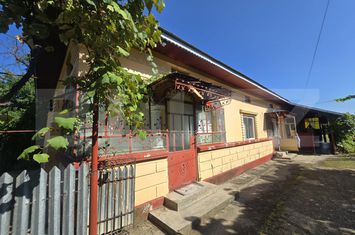 Casă - 3 camere de vanzare COSTESTII DIN DEAL - Dambovita anunturi imobiliare Dambovita