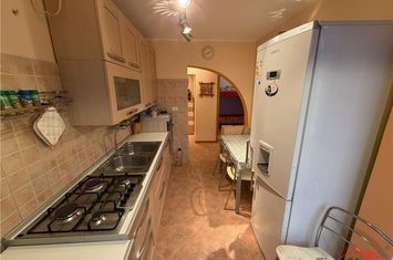 Apartament 3 camere de vanzare CENTRAL - Vrancea anunturi imobiliare Vrancea