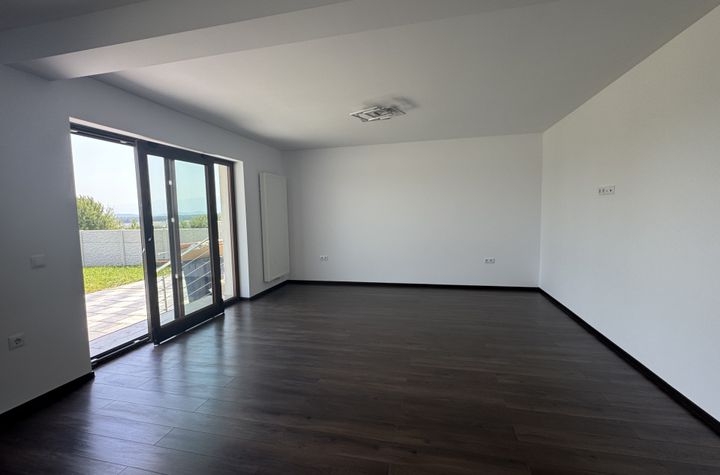 Casă - 5 camere de inchiriat CISNADIE - Sibiu anunturi imobiliare Sibiu