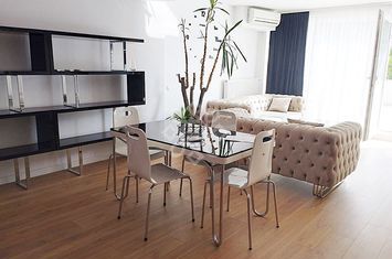 Apartament modern 3 camere de inchiriat cartierul Luceafarul anunturi imobiliare Bihor