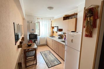 Apartament cu 3 camere de vânzare în Azuga anunturi imobiliare Prahova