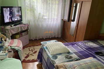 Apartament 3 camere de vanzare SUD - Vrancea anunturi imobiliare Vrancea