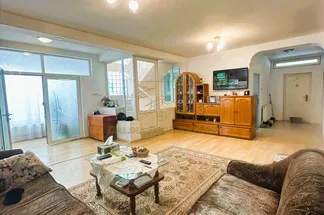 Vilă 15 cam de vânzare Bucuresti - Vidra