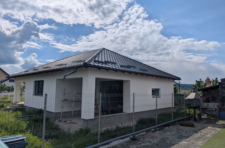 Casă - 3 camere de vanzare BACAU - Bacau anunturi imobiliare Bacau