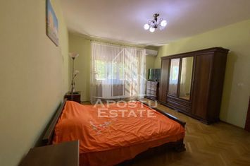 Apartament 4 camere, loc de parcare, zona Centrala anunturi imobiliare Timis