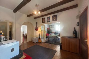 Vanzare - 4 camere – Str. Pasului - colt cu Armeneasca anunturi imobiliare Bucuresti