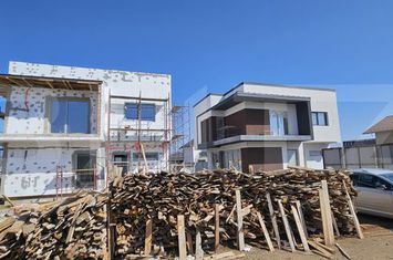 Vilă - 45 camere de vanzare TARLUNGENI - Brasov anunturi imobiliare Brasov