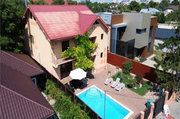 Vilă - 5 camere de vanzare CENTRAL - Vrancea anunturi imobiliare Vrancea