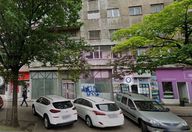 30 €, Spațiu comercial