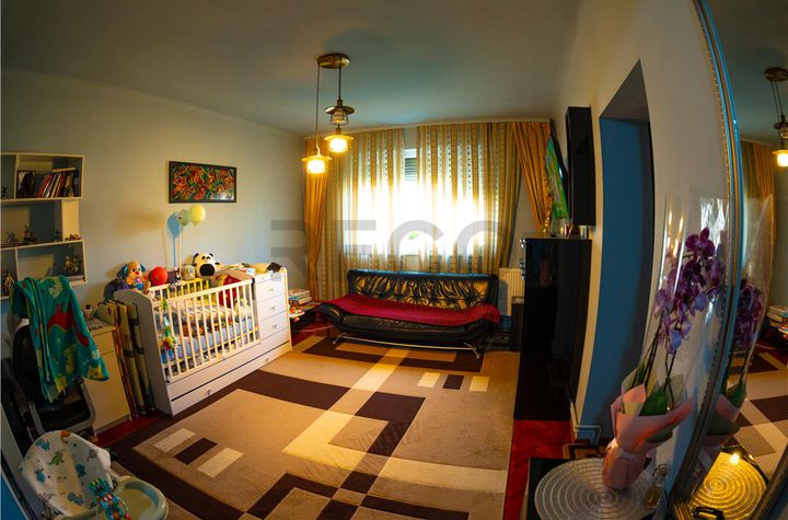 Apartament 2 camere de vanzare CENTRAL - Bihor anunturi imobiliare Bihor