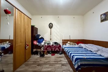 Casa curte comuna, 2 camere, terasa acoperita, centrala, zona Iosefin anunturi imobiliare Timis