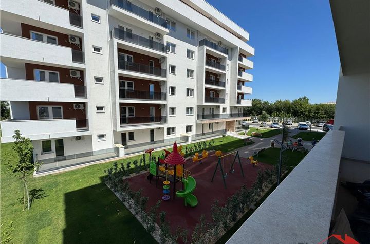 Apartament 3 camere de vanzare VEST - Vrancea anunturi imobiliare Vrancea