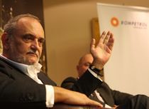 Dinu Patriciu preia 64,1% din pachetul fondului de investiţii Fabian