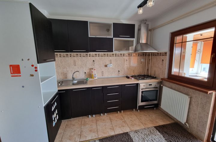 Apartament 2 camere de vanzare BACAU - Bacau anunturi imobiliare Bacau