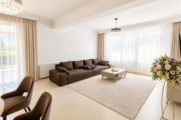 Casă - 5 camere de vanzare RASNOV - Brasov anunturi imobiliare Brasov