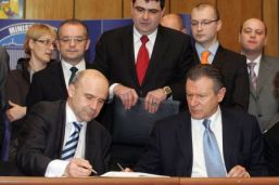 Contractul autostrăzii din munţi, făcut public în vară
