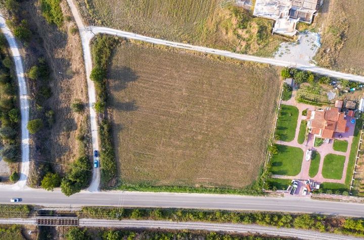 Teren agricol 6.440 mp la 2 km de Drama (Kallifitos) anunturi imobiliare Grecia