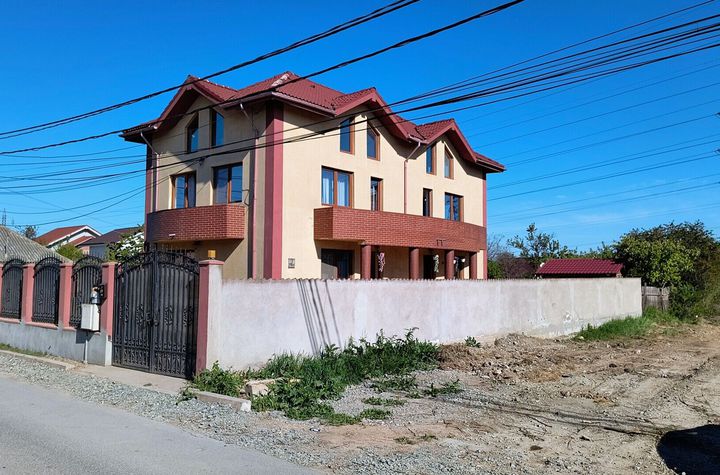 Năvodari | Casă spațioasă cu teren mare anunturi imobiliare Constanta