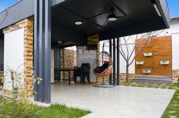 Vanzare/Schimb Casă in stil Mediteranean – Valea Adâncă anunturi imobiliare Iasi