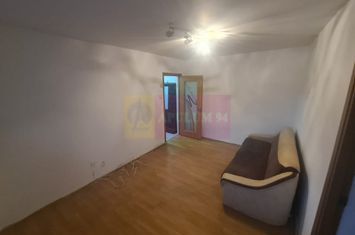 Apartament cu 3 camere de vanzare in Campina - Zona Cuza anunturi imobiliare Prahova