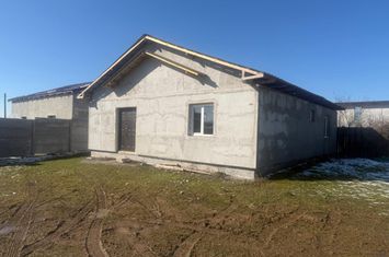 Casă - 3 camere de vanzare COSOVENI - Dolj anunturi imobiliare Dolj