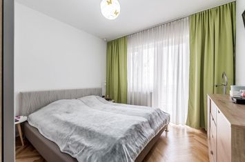 Apartament cu 3 camere decomandate la cheie, etaj 1 Comision 0 anunturi imobiliare Arad