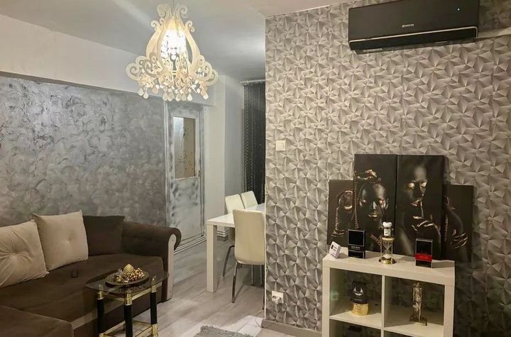 Apartament 3 camere de vanzare GEORGE ENESCU - Dolj anunturi imobiliare Dolj