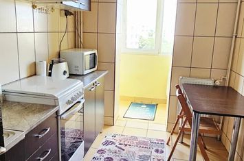 Titan- Potcoava anunturi imobiliare Bucuresti