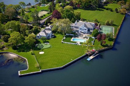 Casa în care au locuit Donald si Ivana Trump este de vânzare