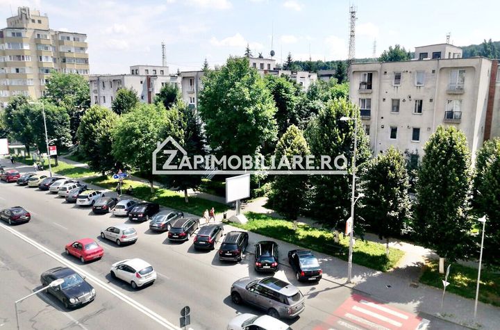 Tudor - 4 camere , etaj intermediar, lift - zona Corina anunturi imobiliare Mures