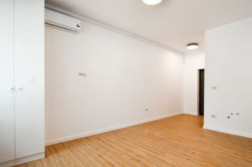 Garsonieră de inchiriat PESCARIE - Constanta anunturi imobiliare Constanta