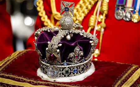 Top 10 – Cei mai bogați monarhi din lume