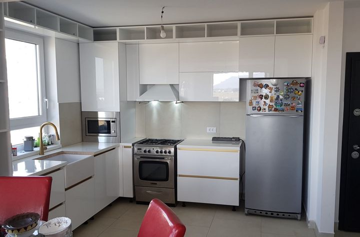 Apartament 3 camere de vanzare TRACTORU - Brasov anunturi imobiliare Brasov