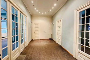 Unirii - Mitropolie vila 500 mp utili 4500 Euro anunturi imobiliare Bucuresti