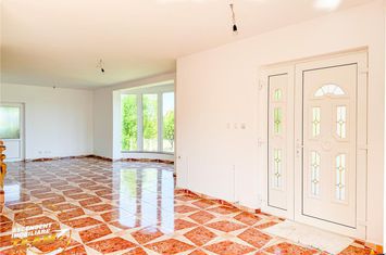 Casă - 4 camere de vanzare CENTRAL - Covasna anunturi imobiliare Covasna