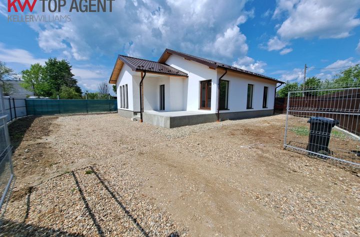 Casă - 4 camere de vanzare BRADU - Arges anunturi imobiliare Arges