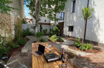 Villa with beautiful architecture, garden, Dacia anunturi imobiliare Bucuresti