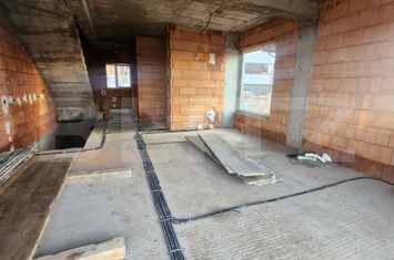 Vilă - 5 camere de vanzare FLORESTI - Cluj anunturi imobiliare Cluj