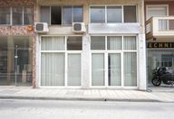 25.000 €, Spațiu comercial