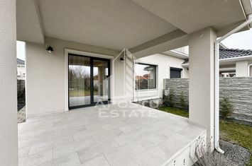 Jumatate de duplex cu 4 camere intabulat, Dumbravita anunturi imobiliare Timis