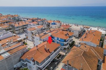 Două apartamente 85,5 mp în Paralia Ofriniou, la 50 m de mare anunturi imobiliare Grecia