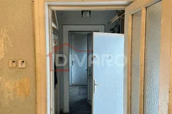 Vanzare casa renovabila in curte comuna Piata Cotroceni anunturi imobiliare Bucuresti