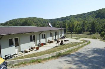 Bogati - Glimbocel, ferma zoo, cladiri autorizate DSV, teren 8766 mp anunturi imobiliare Arges